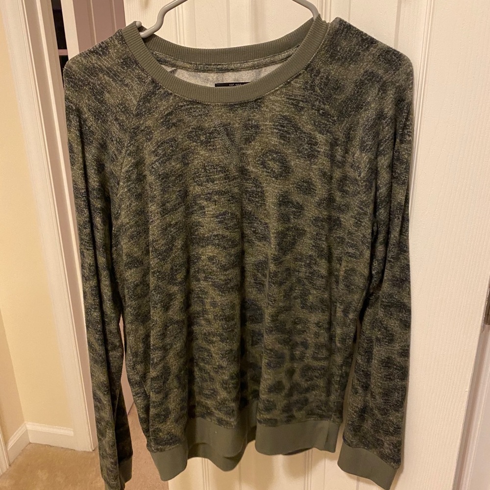 LUCKY BRAND SUPER SOFT LONG SLEEVE GREEN LEOPORD
